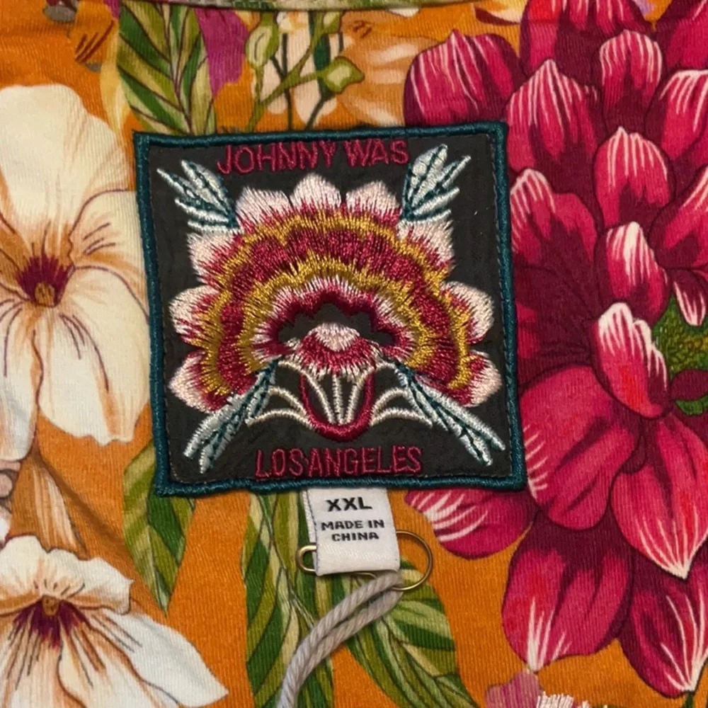 🆕Johnny Was Romantic Floral V-Neck Top - Picture 4 of 6